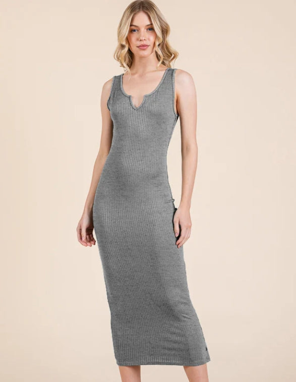 HEART & HIPS NOTCH NECKLINE SLEEVELESS RIBBED MIDI DRESS RD48362A